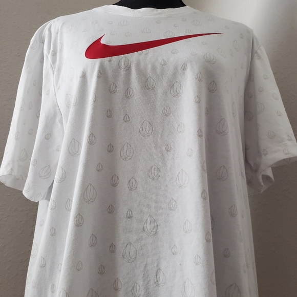 Mens Nike Dri-Fit Graphic Tee - Picture 7 of 15